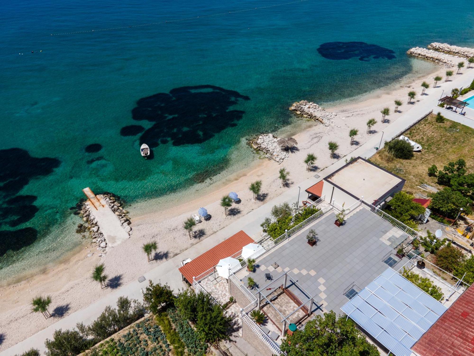 Beachfront Adriatic With Breakfast